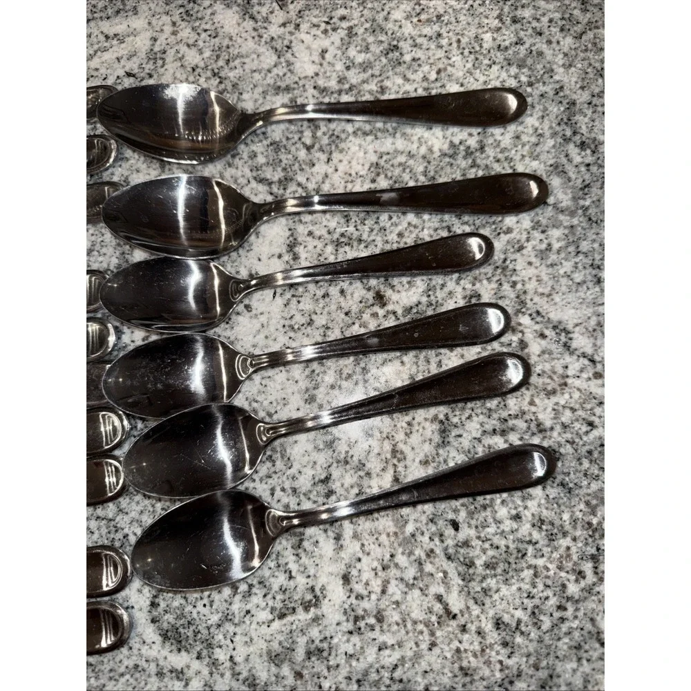 17PC‎ Hampton Forge Stainless 025 Silverware Flatware